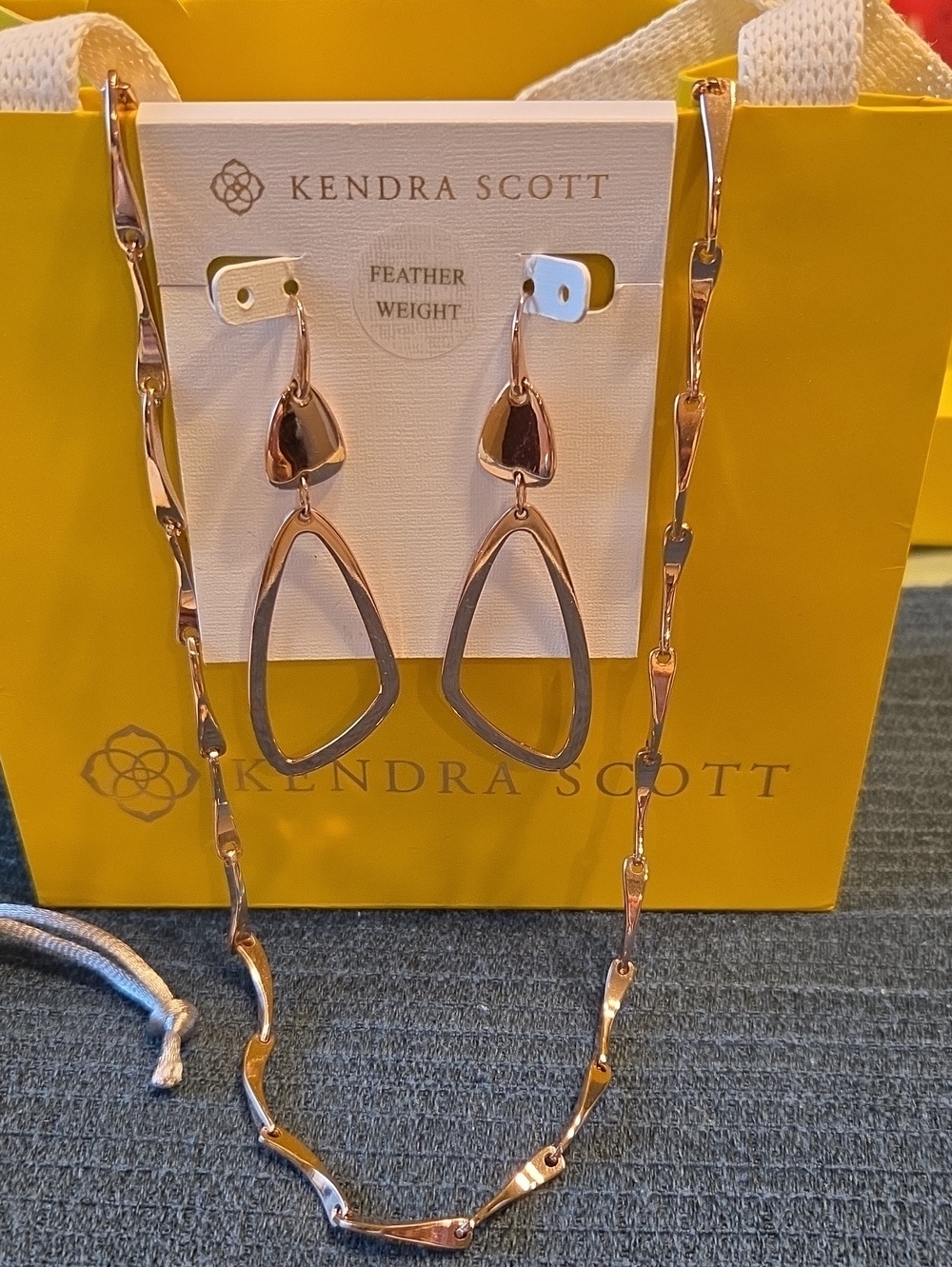 Kendra Scott Kira Drop Rose Gold  Earrings And Necklace Set